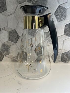 Vintage Pyrex Corning Starburst Glass 6 cup Carafe Black Handle and Gold Stars